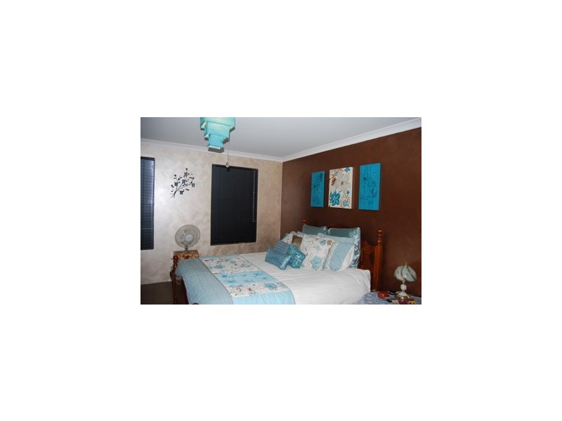 25 Elliott Street, Waroona WA 6215