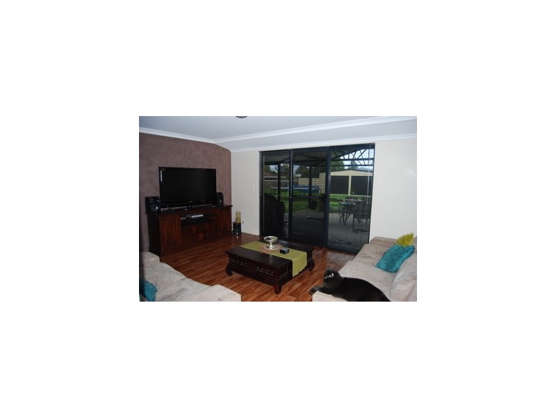 25 Elliott Street, Waroona WA 6215