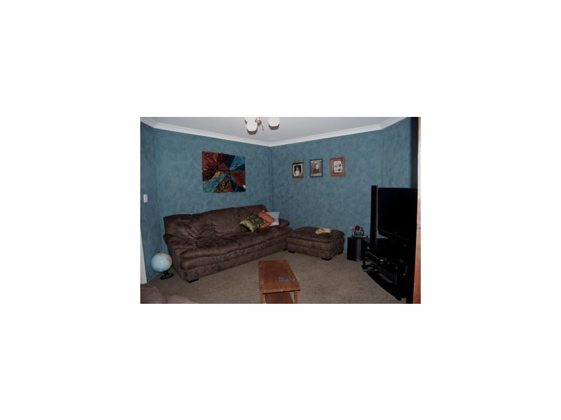 25 Elliott Street, Waroona WA 6215