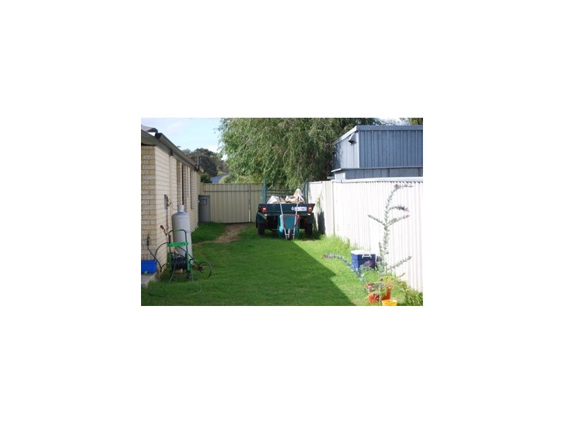 25 Elliott Street, Waroona WA 6215