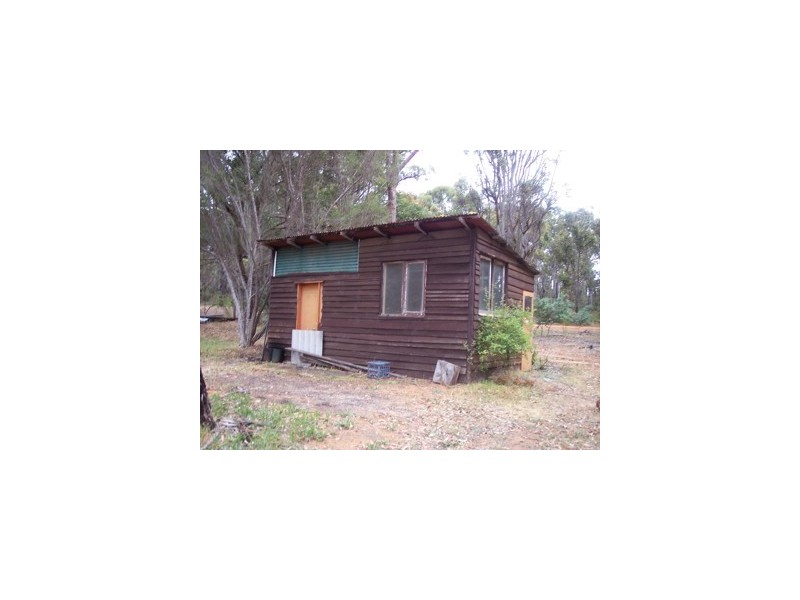 965 Batt Way, Dwellingup WA 6213