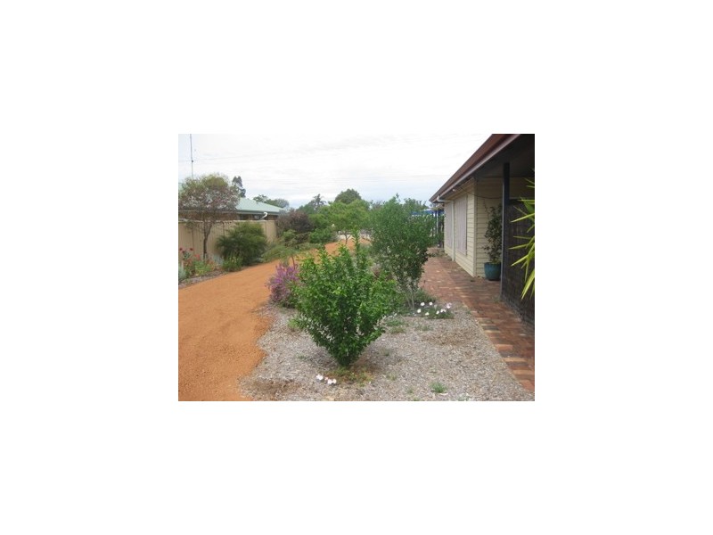 11 Murray Street, Pinjarra WA 6208