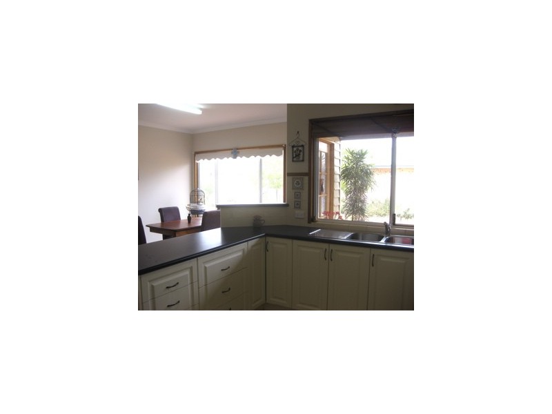 11 Murray Street, Pinjarra WA 6208