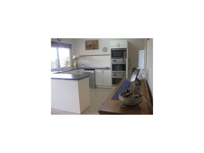 11 Murray Street, Pinjarra WA 6208