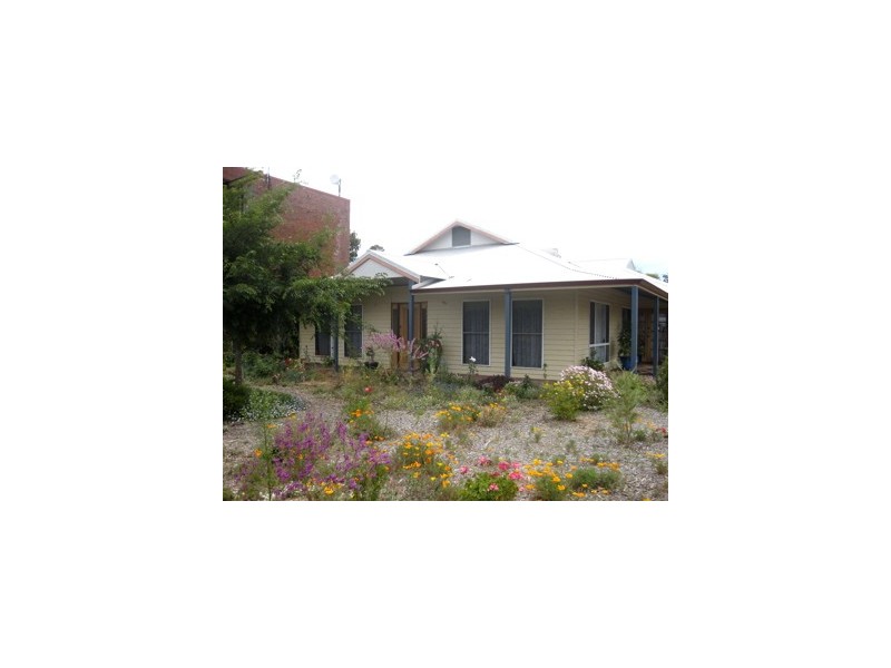 11 Murray Street, Pinjarra WA 6208