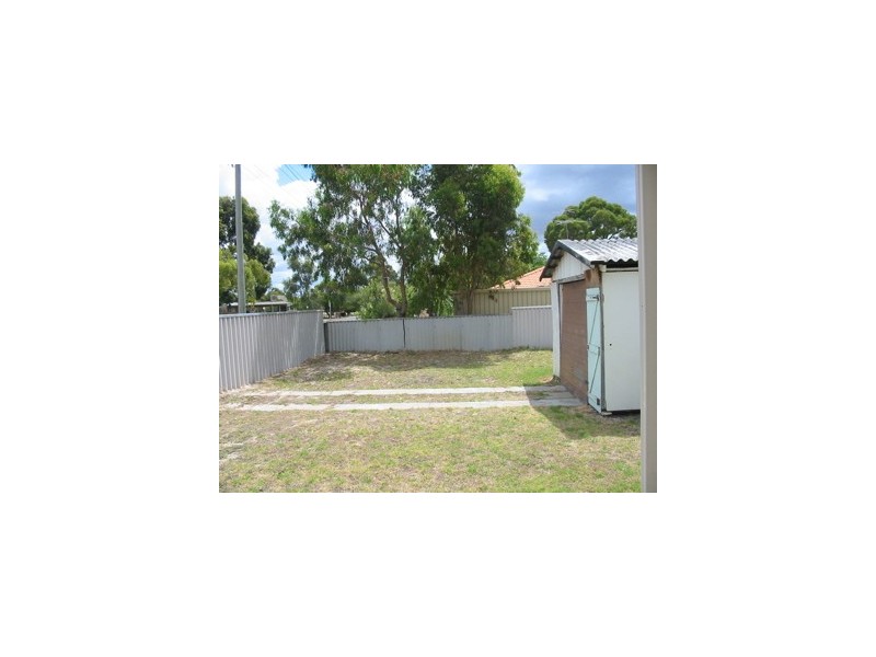 11 Dixon Street, Pinjarra WA 6208