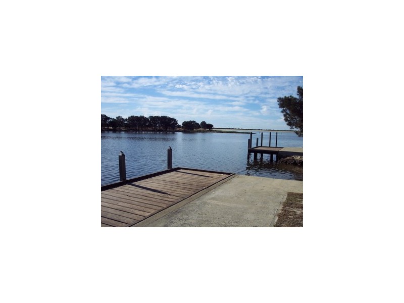 39 Batavia Quays, South Yunderup WA 6208