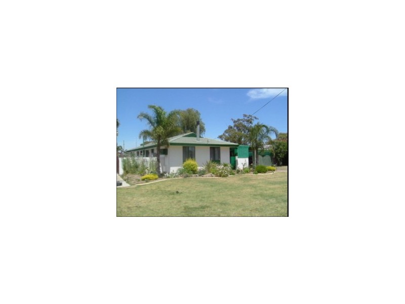 8 Quandong place, Pinjarra WA 6208