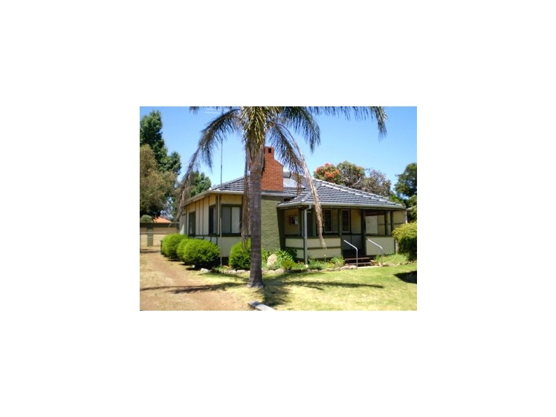 9 De Hamel Street, Waroona WA 6215