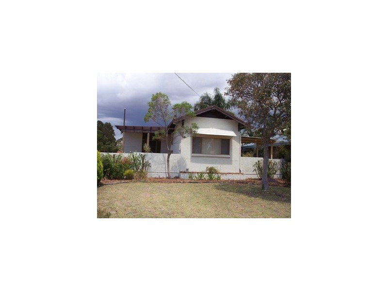 64 Congdon Ave, Pinjarra WA 6208