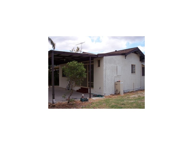 64 Congdon Ave, Pinjarra WA 6208