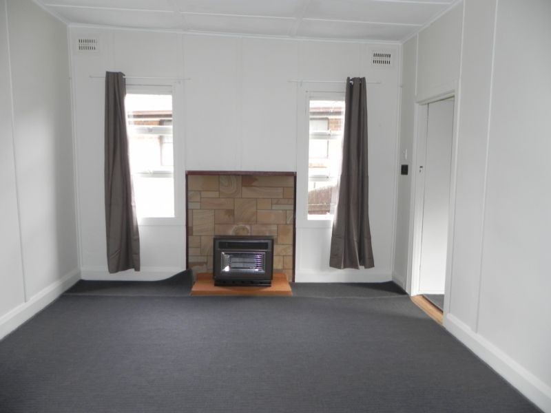 11 Lawson View Parade, Wentworth Falls NSW 2782