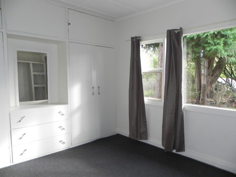 11 Lawson View Parade, Wentworth Falls NSW 2782