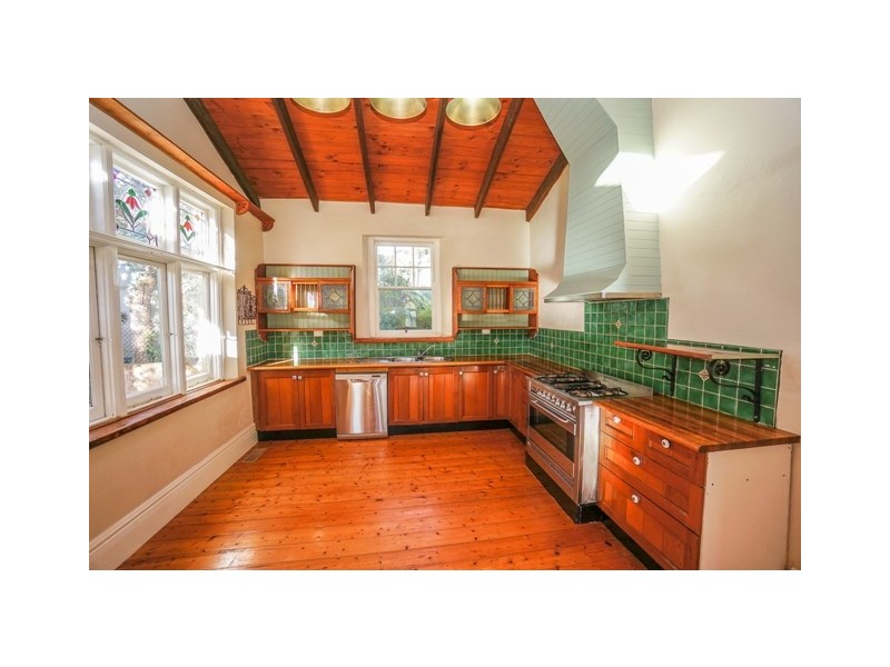 61 Lawson View Pde, Wentworth Falls NSW 2782