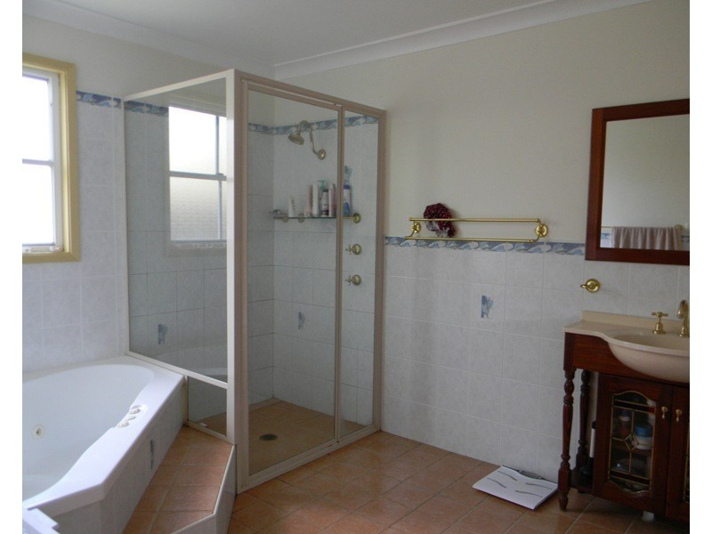 11 Glenfarne Parade, Lawson NSW 2783