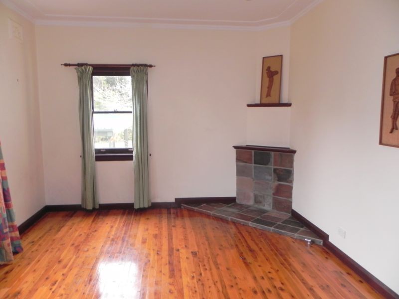 4 Kurrawan Street, Katoomba NSW 2780