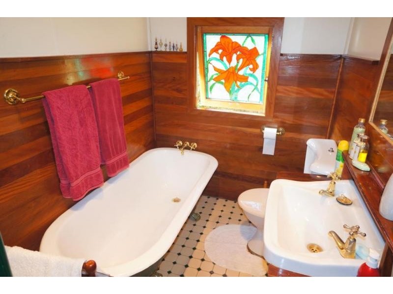 6 Backhouse Street, Wentworth Falls NSW 2782