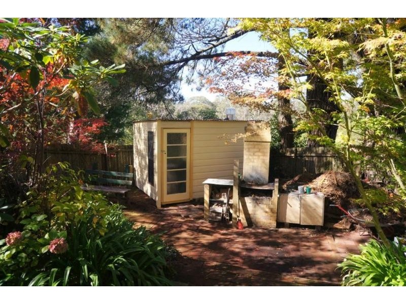 6 Backhouse Street, Wentworth Falls NSW 2782
