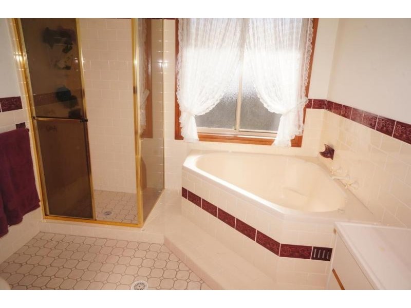 9 Queens View Crescent, Lawson NSW 2783