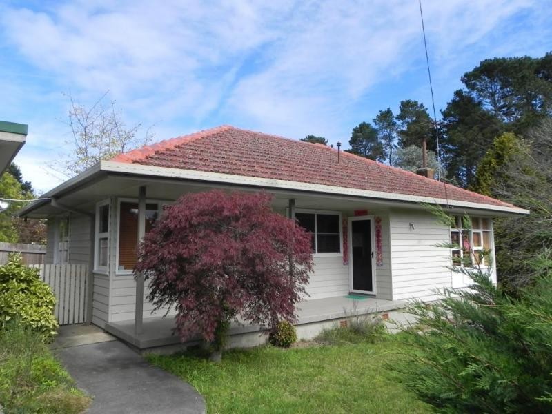 2 Page Avenue, Wentworth Falls NSW 2782