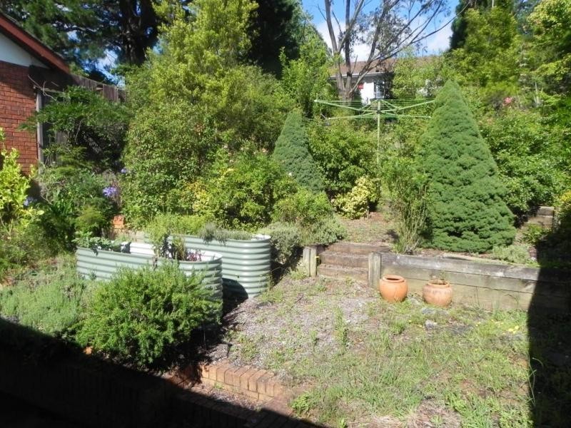 34 Flora Street, Wentworth Falls NSW 2782