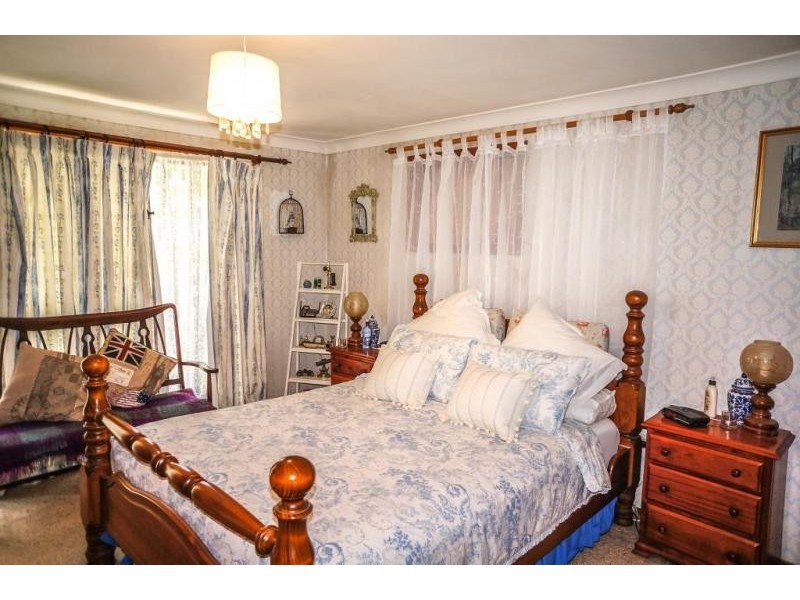 12 Hilltop Avenue, Hazelbrook NSW 2779