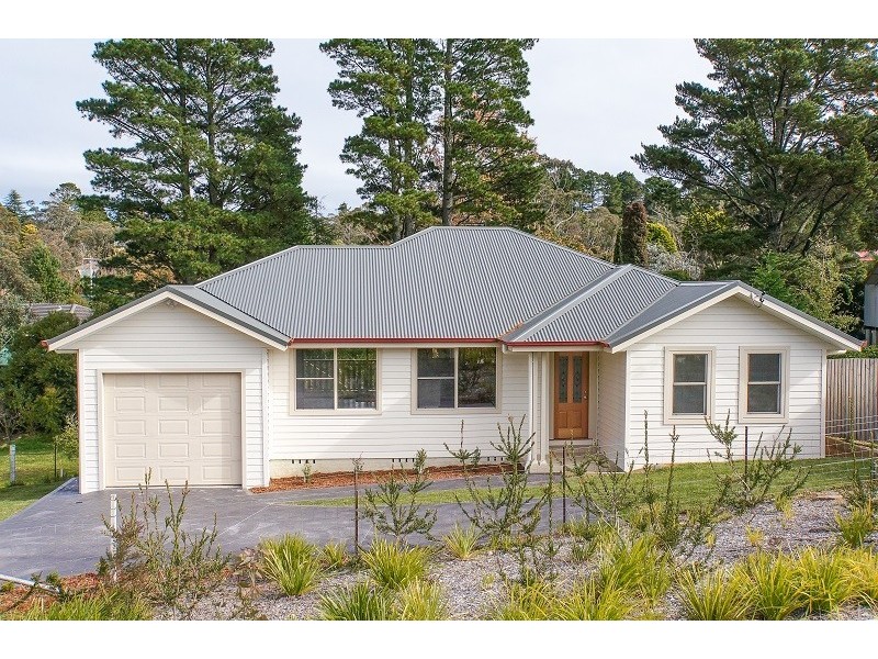 3 Sandbox Road, Wentworth Falls NSW 2782