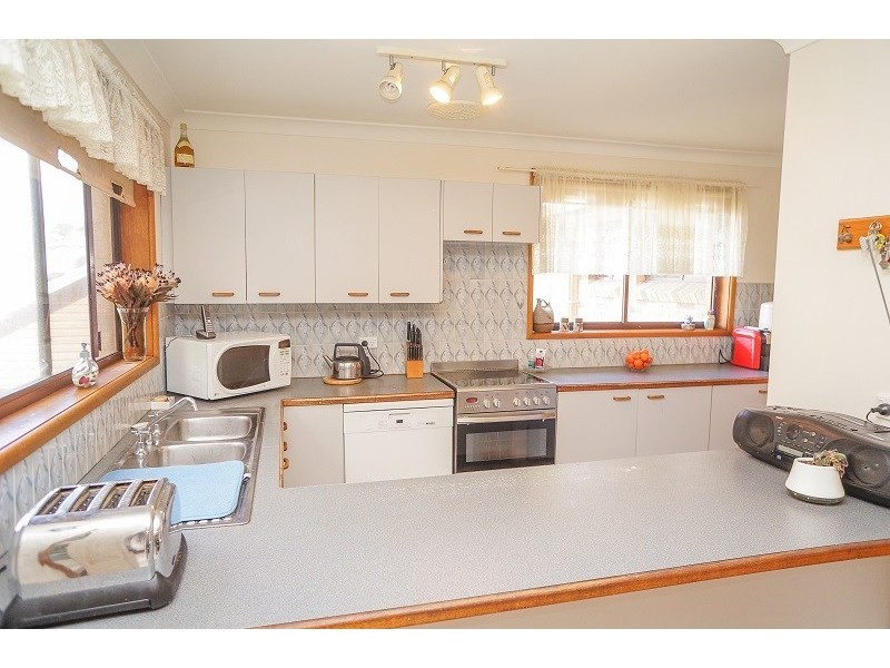 90 Boronia Road, Bullaburra NSW 2784