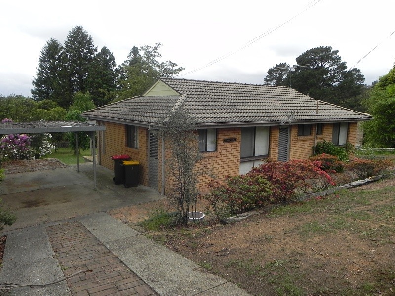 38 Railway Parade, Wentworth Falls NSW 2782