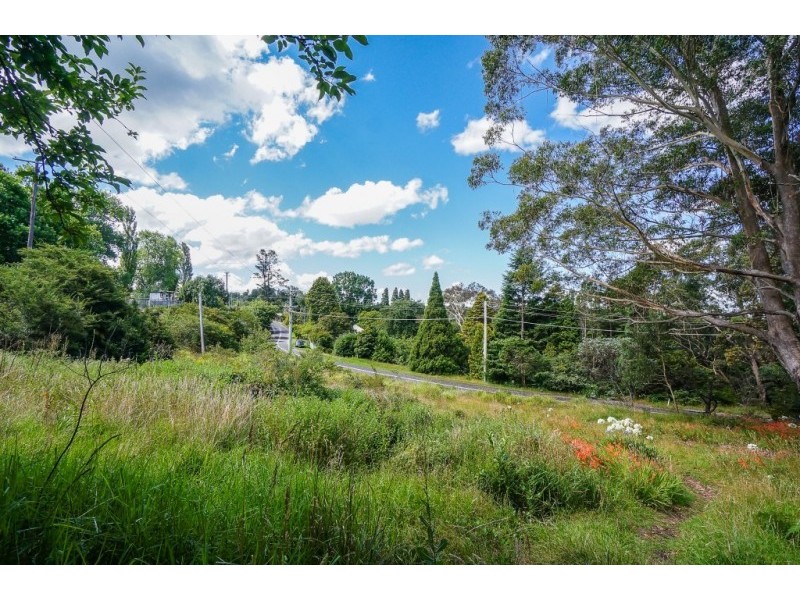 18 Railway Parade, Wentworth Falls NSW 2782
