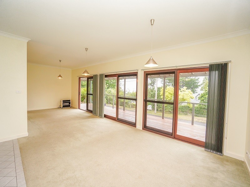 6 Ferguson Avenue, Hazelbrook NSW 2779