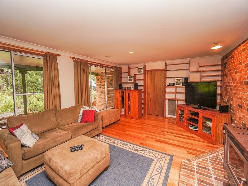 158 Valley Road, Hazelbrook NSW 2779