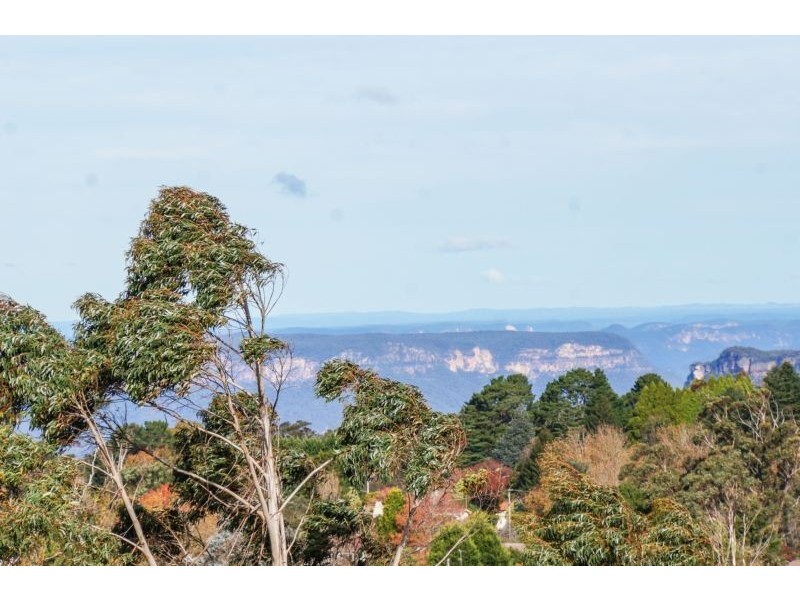 15 Lovel Street, Katoomba NSW 2780