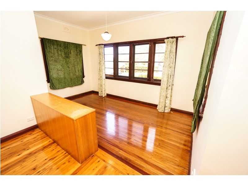 4 Kurrawan Road, Katoomba NSW 2780