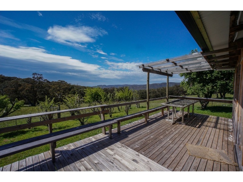 1785 Jenolan Caves Road, Hampton NSW 2790