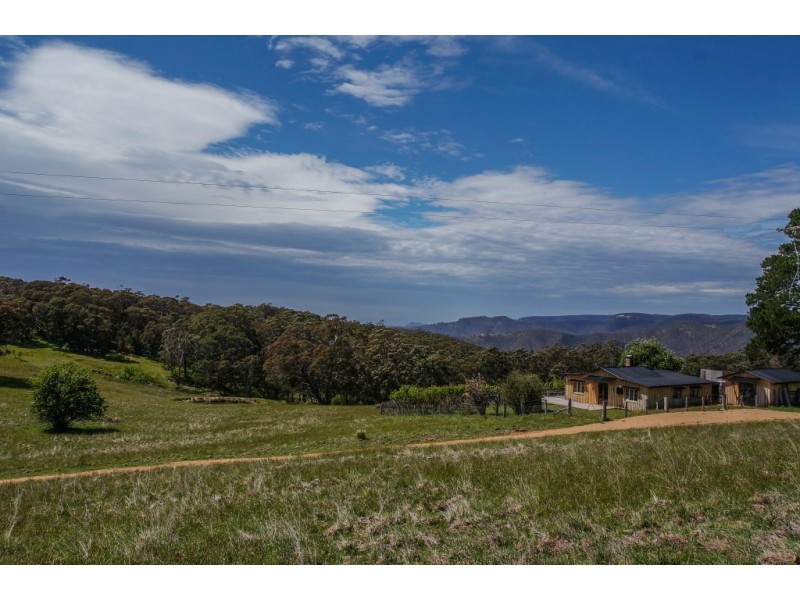 1785 Jenolan Caves Road, Hampton NSW 2790