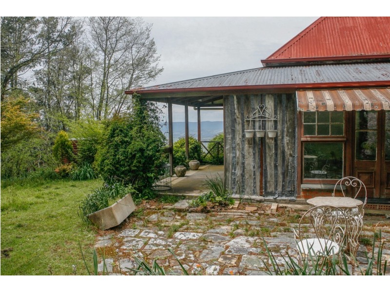 2058 Jenolan Caves Road, Hampton NSW 2790