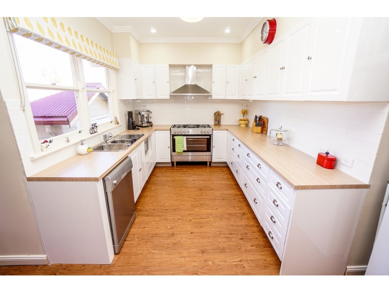 32 Adelaide Street, Lawson NSW 2783