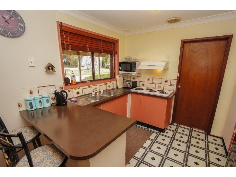 8 Lysiana Road, Woodford NSW 2778