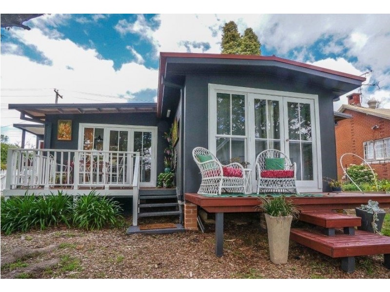 73 Railway Parade, Bullaburra NSW 2784