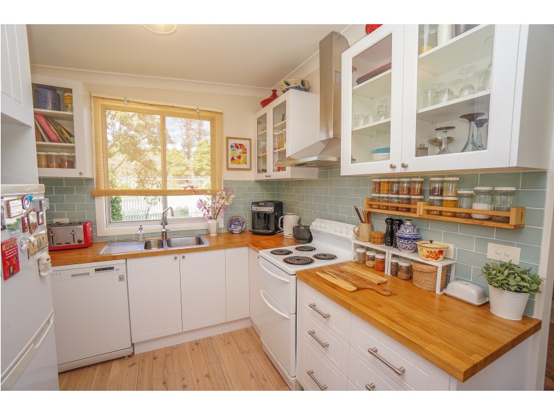 73 Railway Parade, Bullaburra NSW 2784