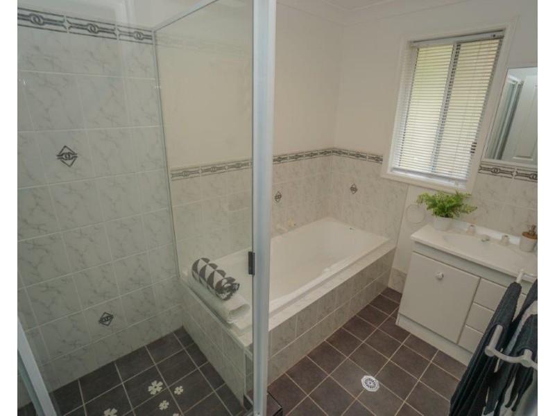 20 Careya Crescent, Woodford NSW 2778