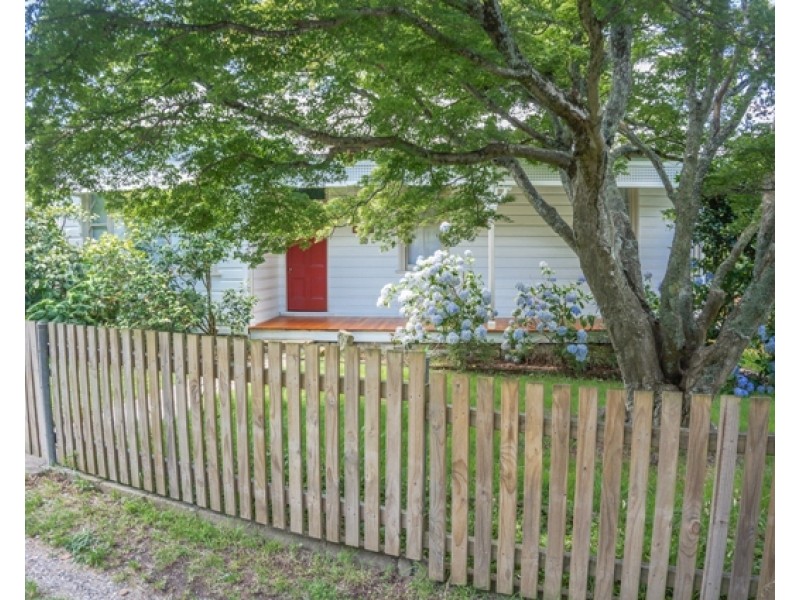 28 Badgerys Crescent, Lawson NSW 2783