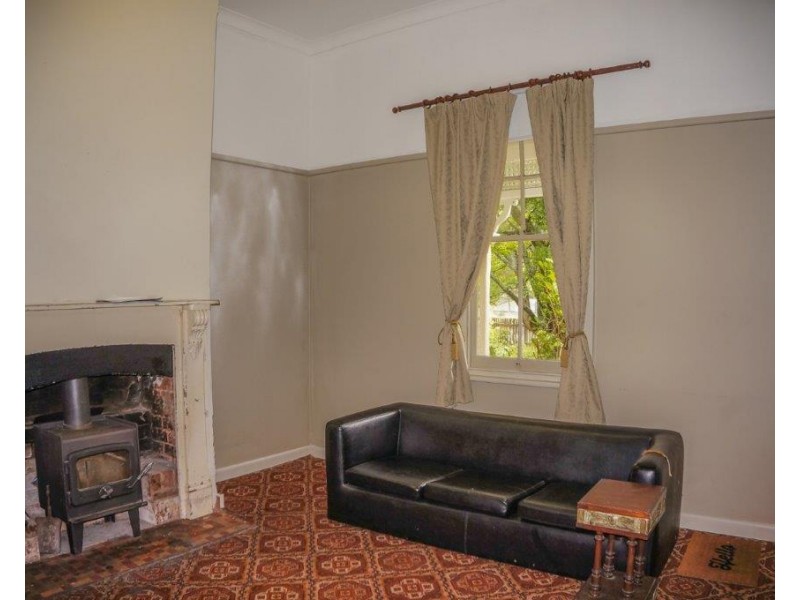 28 Badgerys Crescent, Lawson NSW 2783