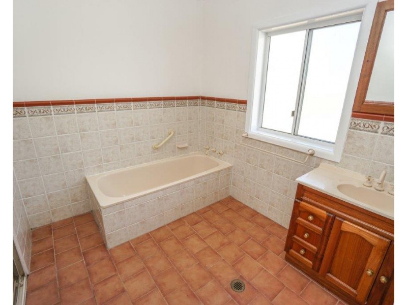 24 Adelaide Street, Lawson NSW 2783