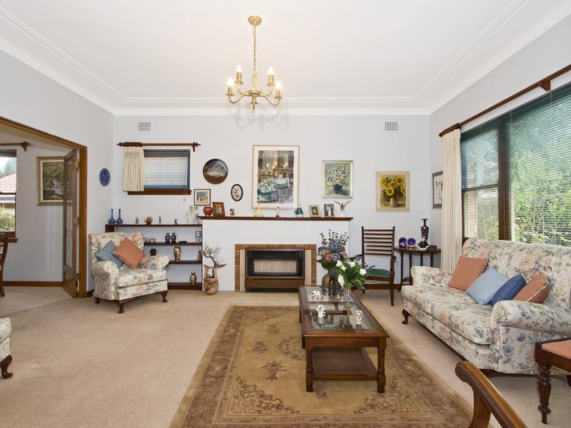 10 Yalleroi Avenue, West Pymble NSW 2073