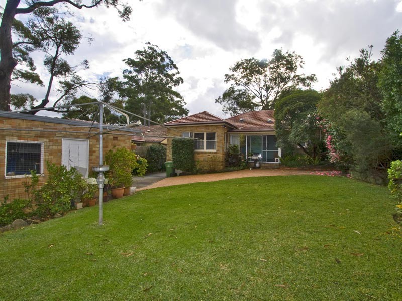 10 Yalleroi Avenue, West Pymble NSW 2073