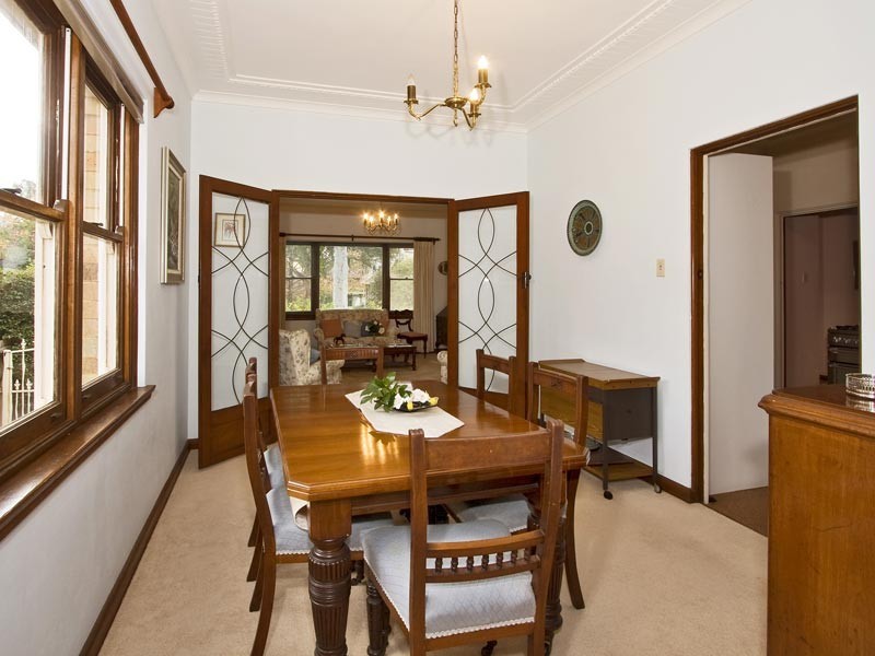 10 Yalleroi Avenue, West Pymble NSW 2073