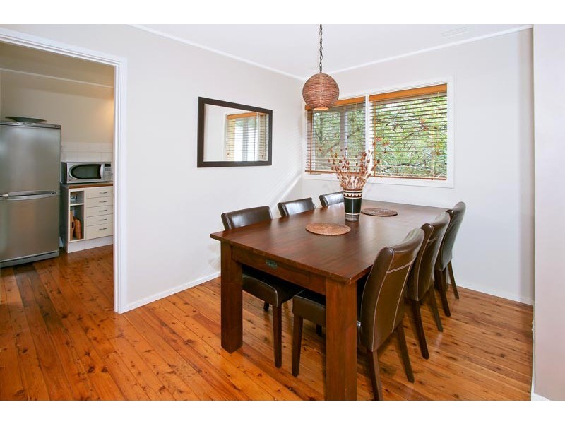 24 Parkinson Ave, Turramurra NSW 2074