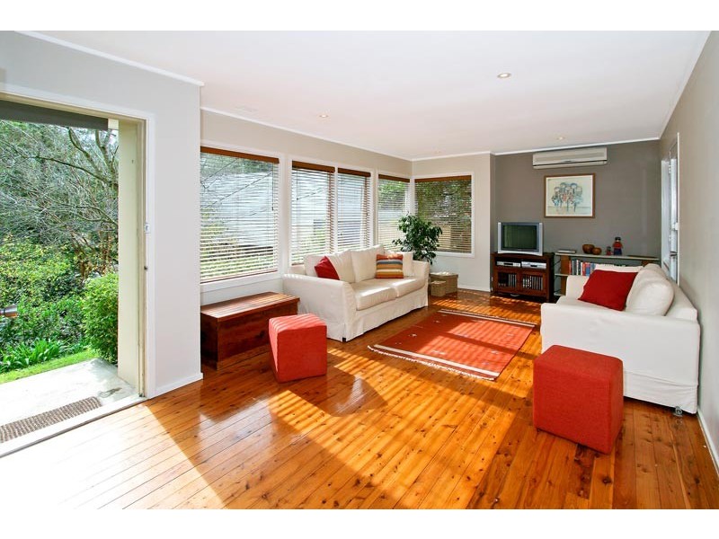 24 Parkinson Ave, South Turramurra NSW 2074